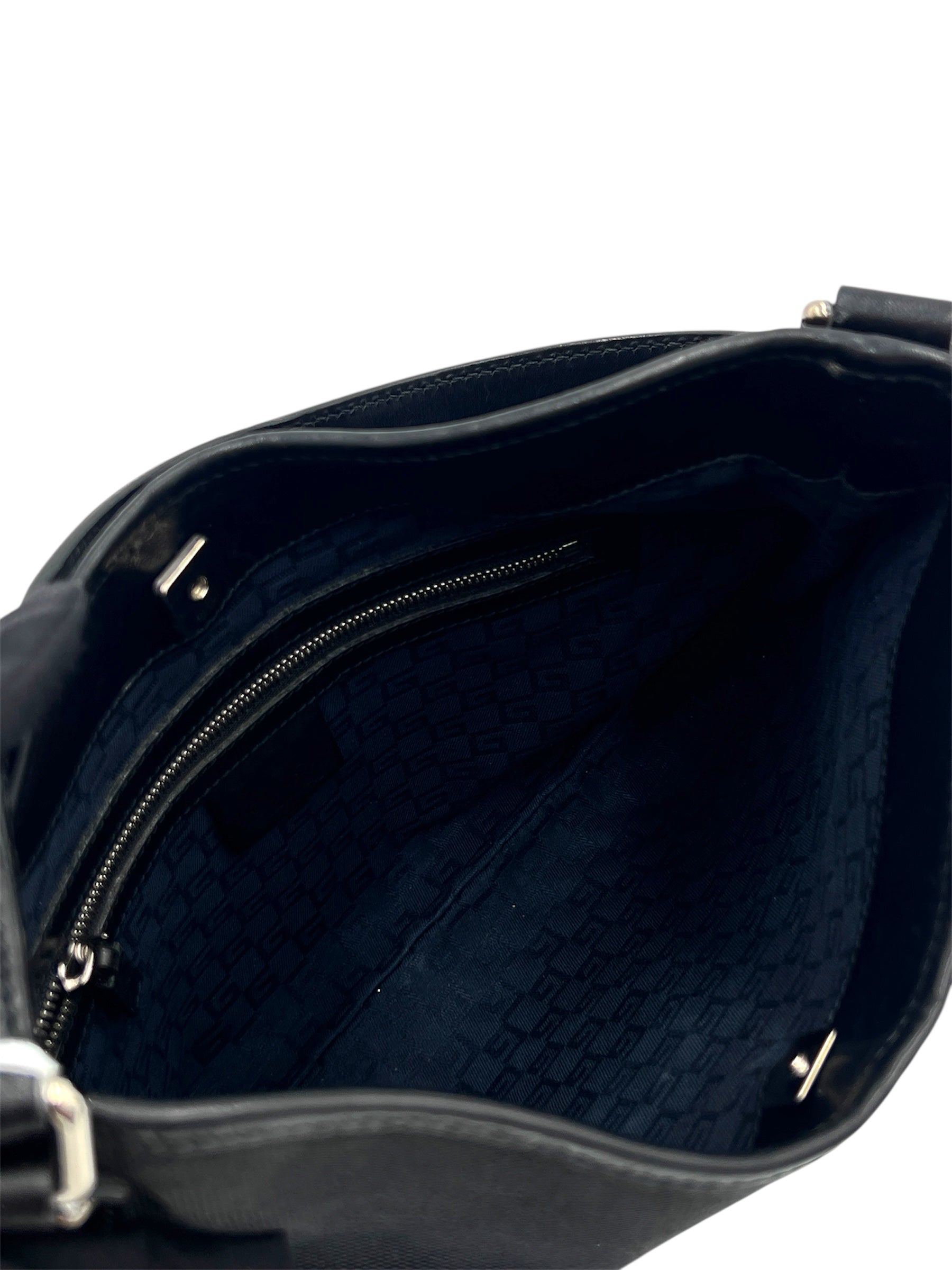 Gucci Interlocking GG One Shoulder